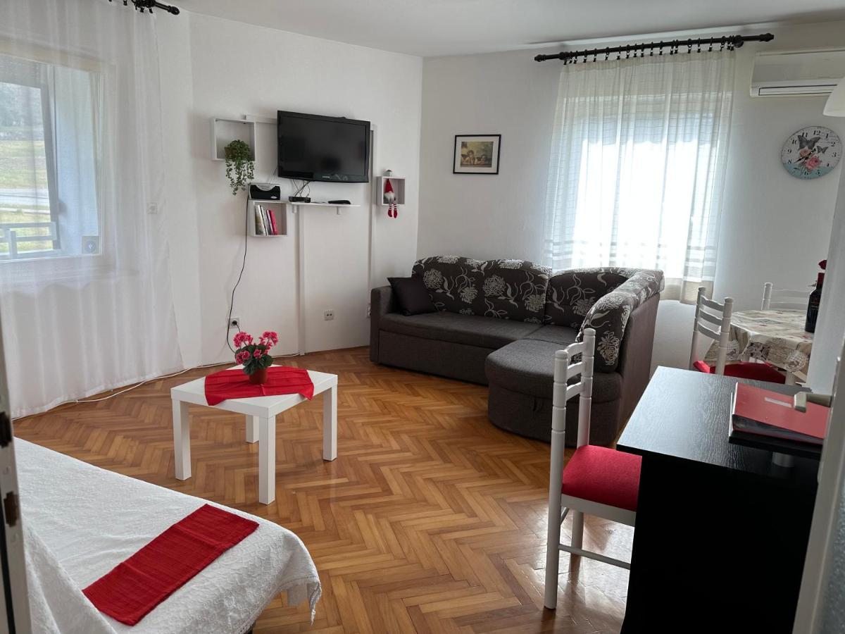 Apartment Mia โปเรช ภายนอก รูปภาพ