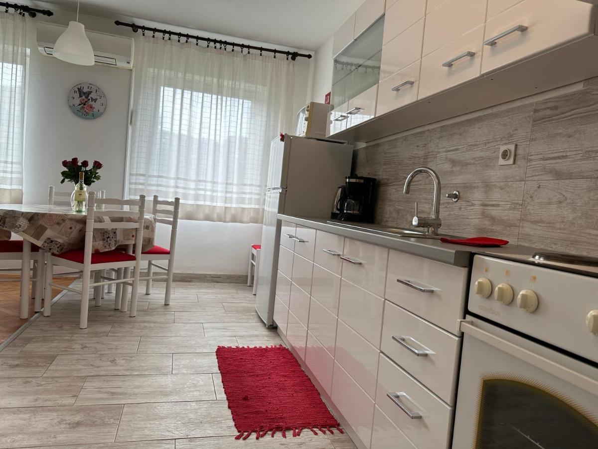 Apartment Mia โปเรช ภายนอก รูปภาพ